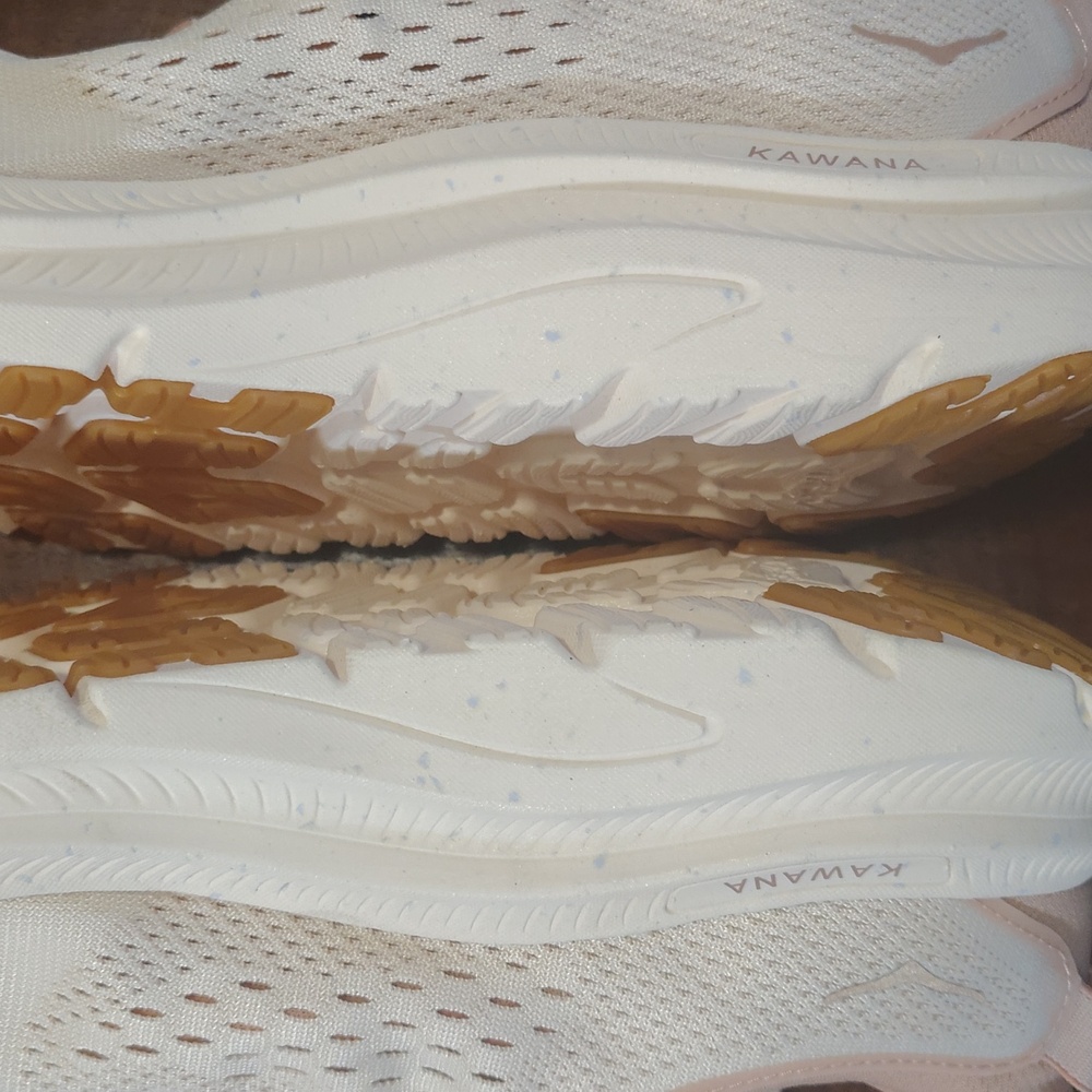 NEW! Hoka Kawana 2.Colour: vanilla /sandstone. Size 10 B - Picture 13 of 15
